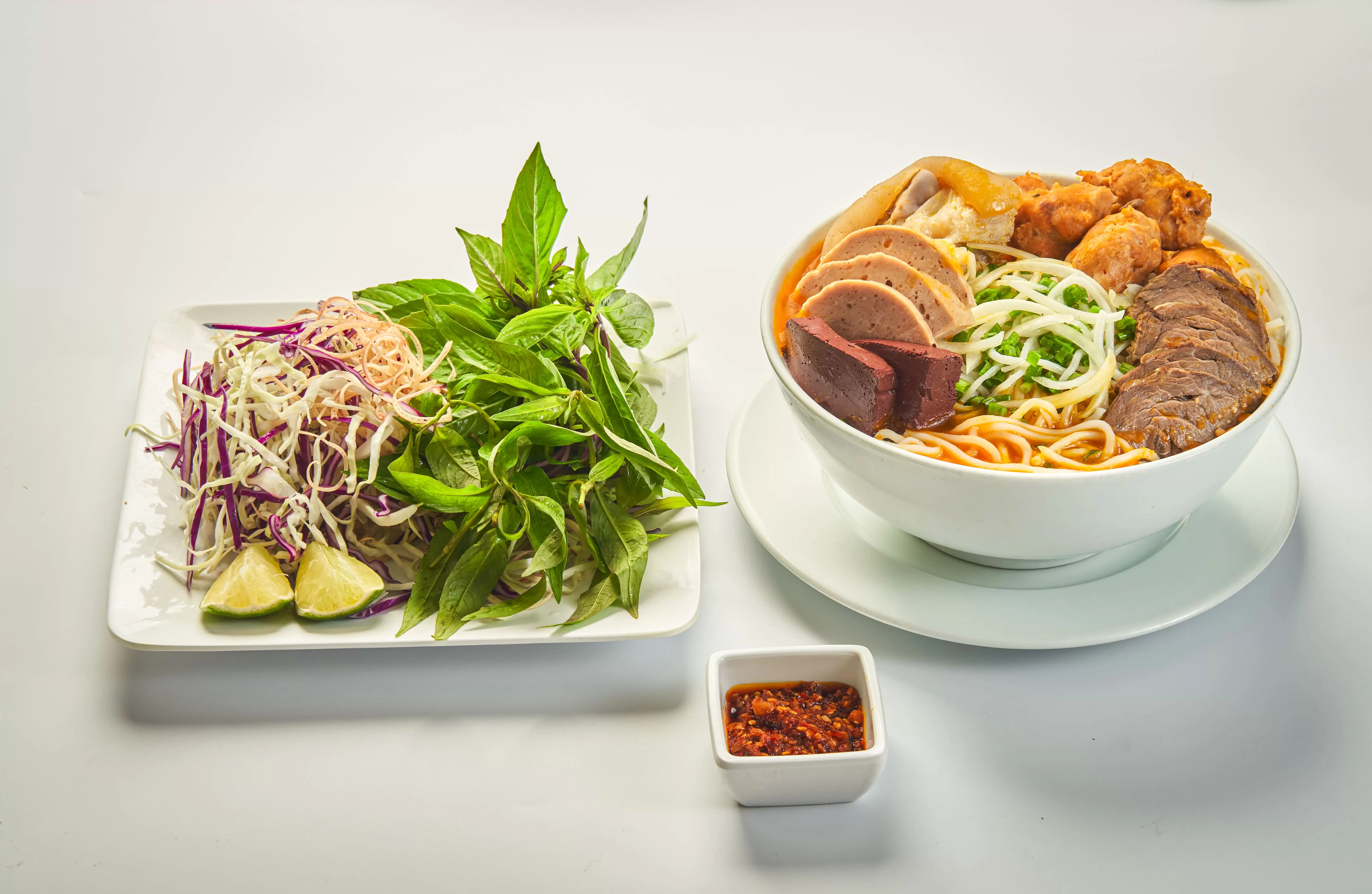 21. SPECIAL SPICY HUE  NOODLE SOUP - Bún Bò Huế Đặc Biệt 