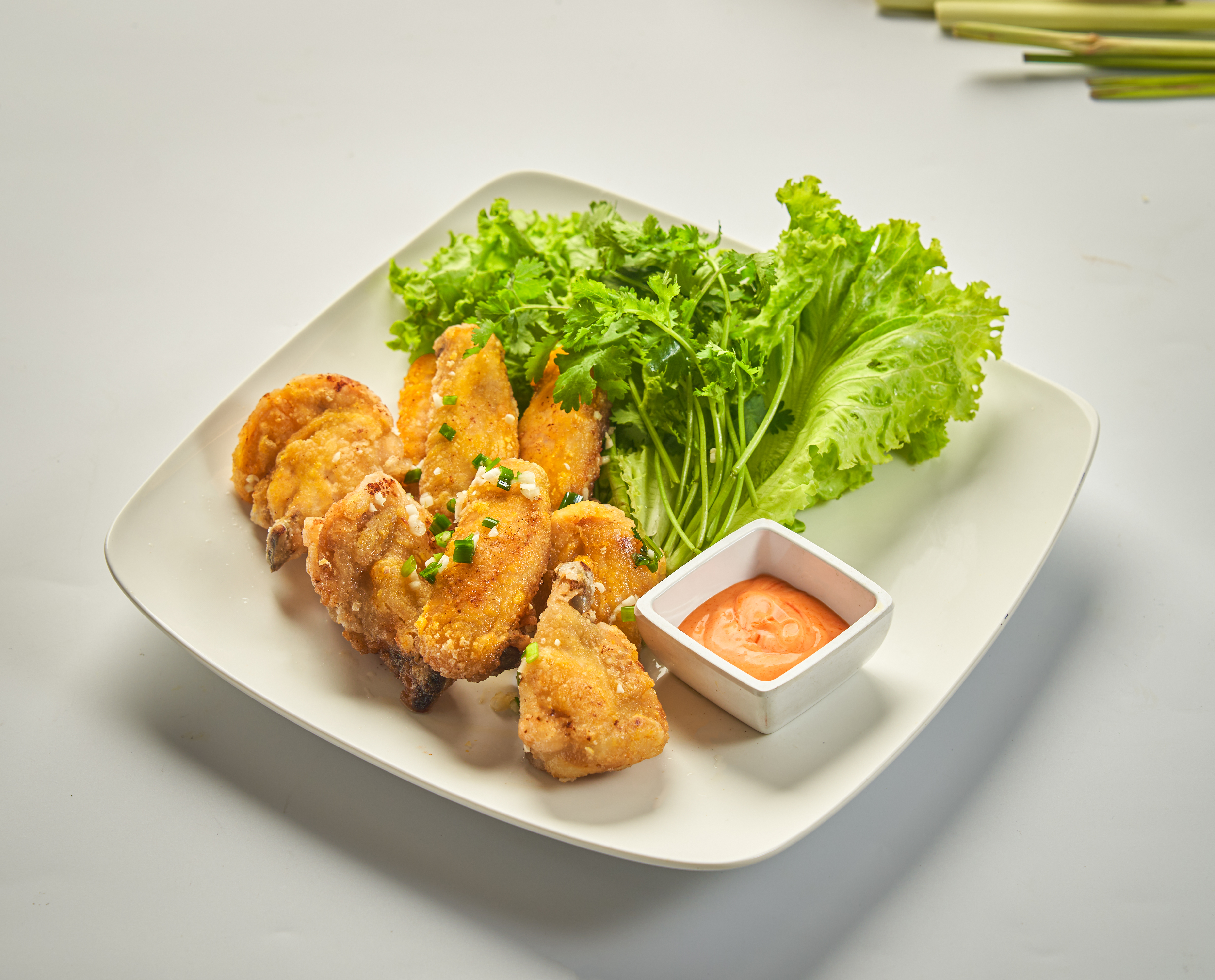 4. FRIED BUTTER GARLIC  CHICKEN WINGS - Cánh Gà Chiên